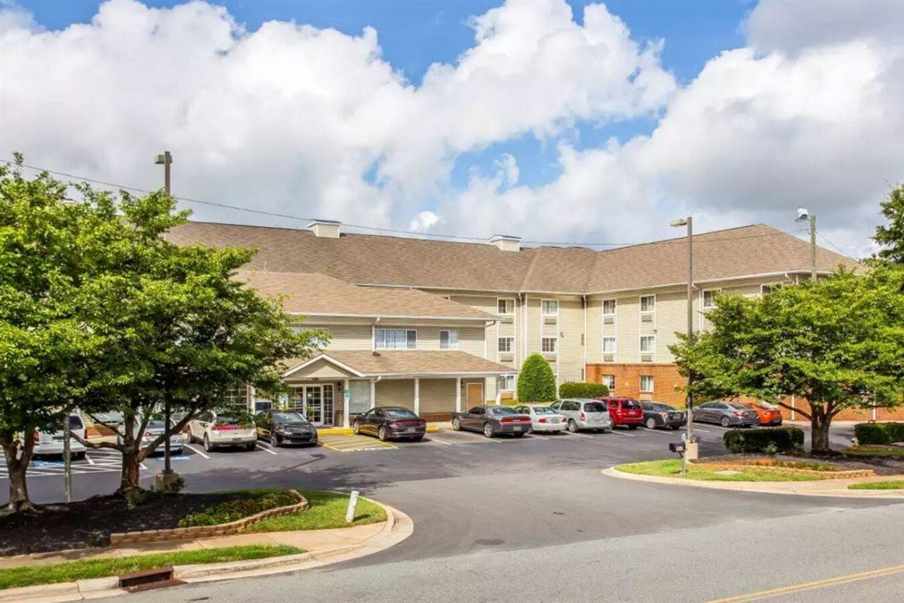 Suburban Studios Near University Of North Carolina-Charlotte Extérieur photo