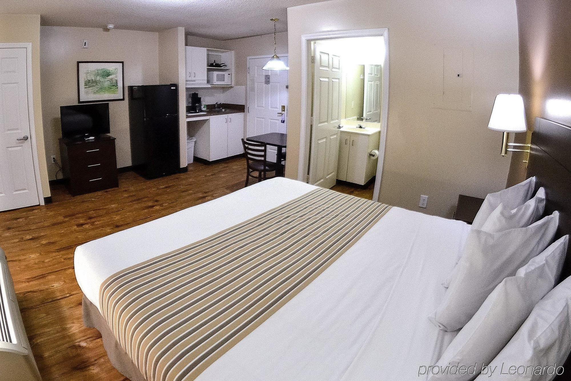 Suburban Studios Near University Of North Carolina-Charlotte Extérieur photo