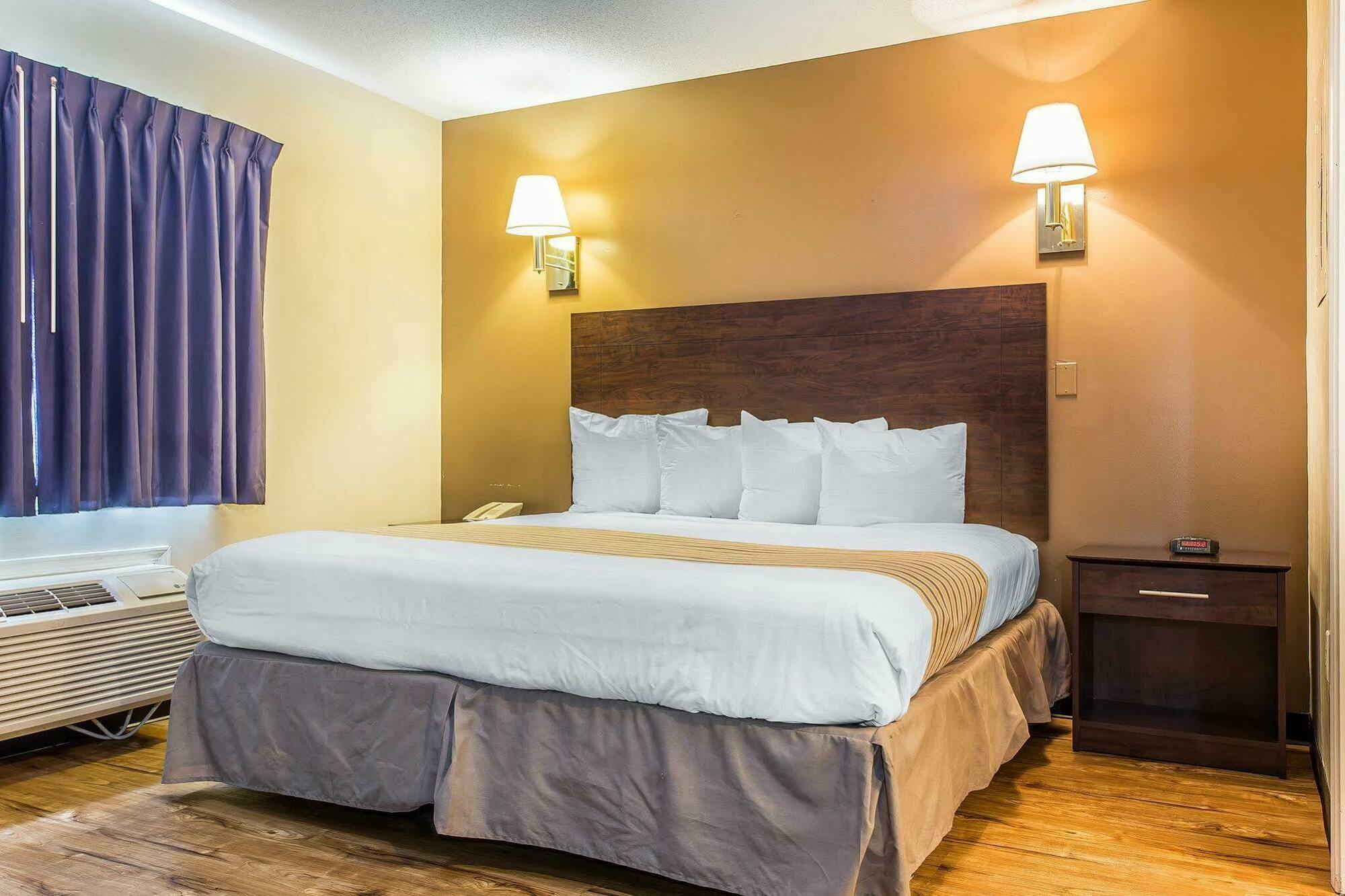 Suburban Studios Near University Of North Carolina-Charlotte Extérieur photo